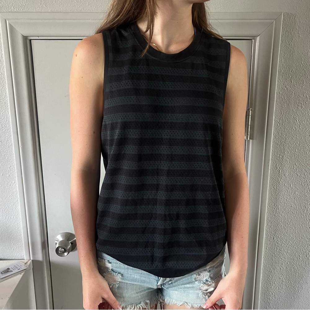 Lululemon Athletica Black Muscle Tee Sleeveless Top